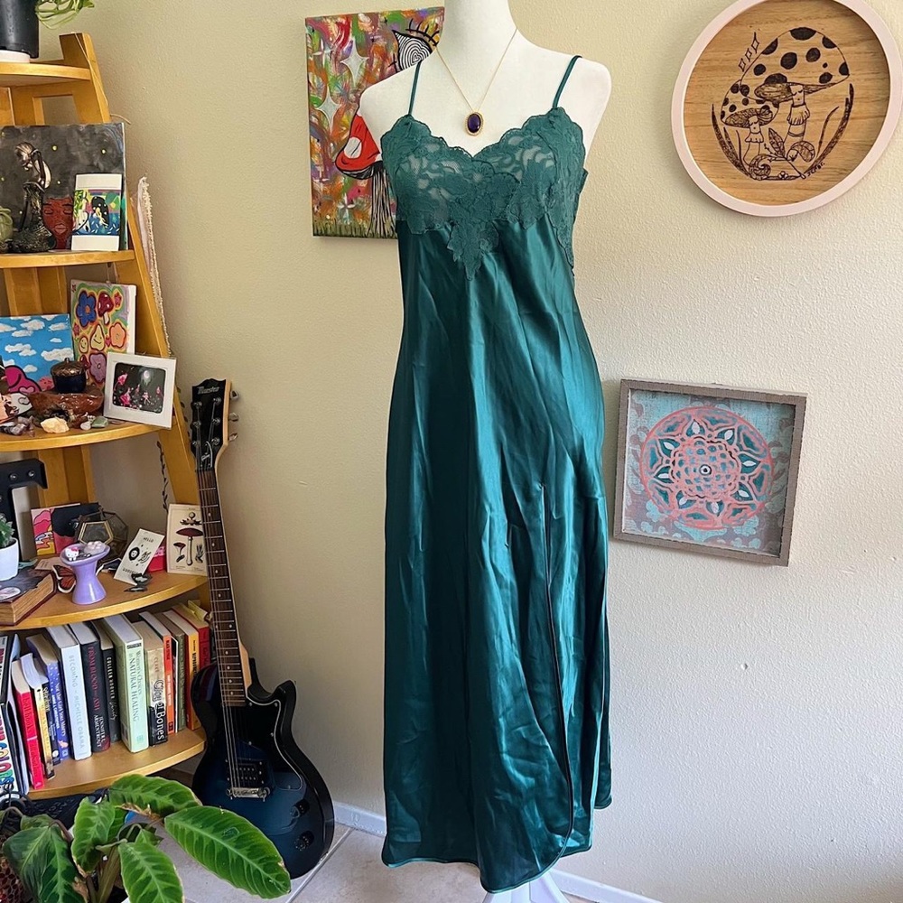 emerald victoria’s secret maxi dress 🦚